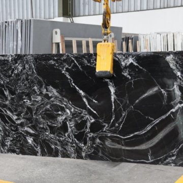 Pasy granit Oscuro Mist polerowany 260-328x70-97x2 cm